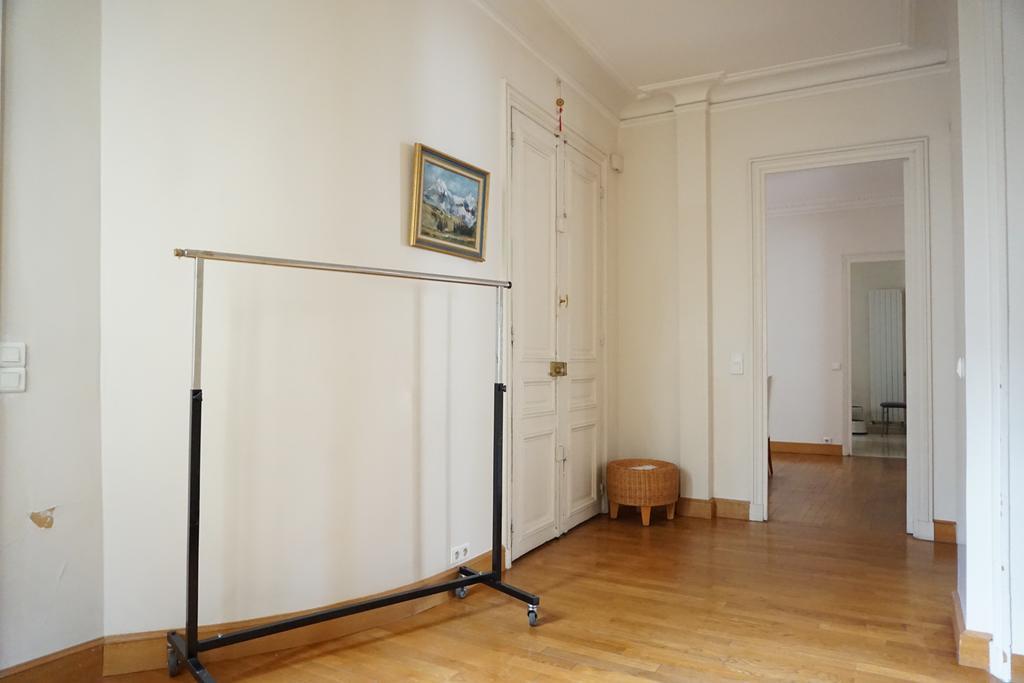 Avenue D'iena - 16
